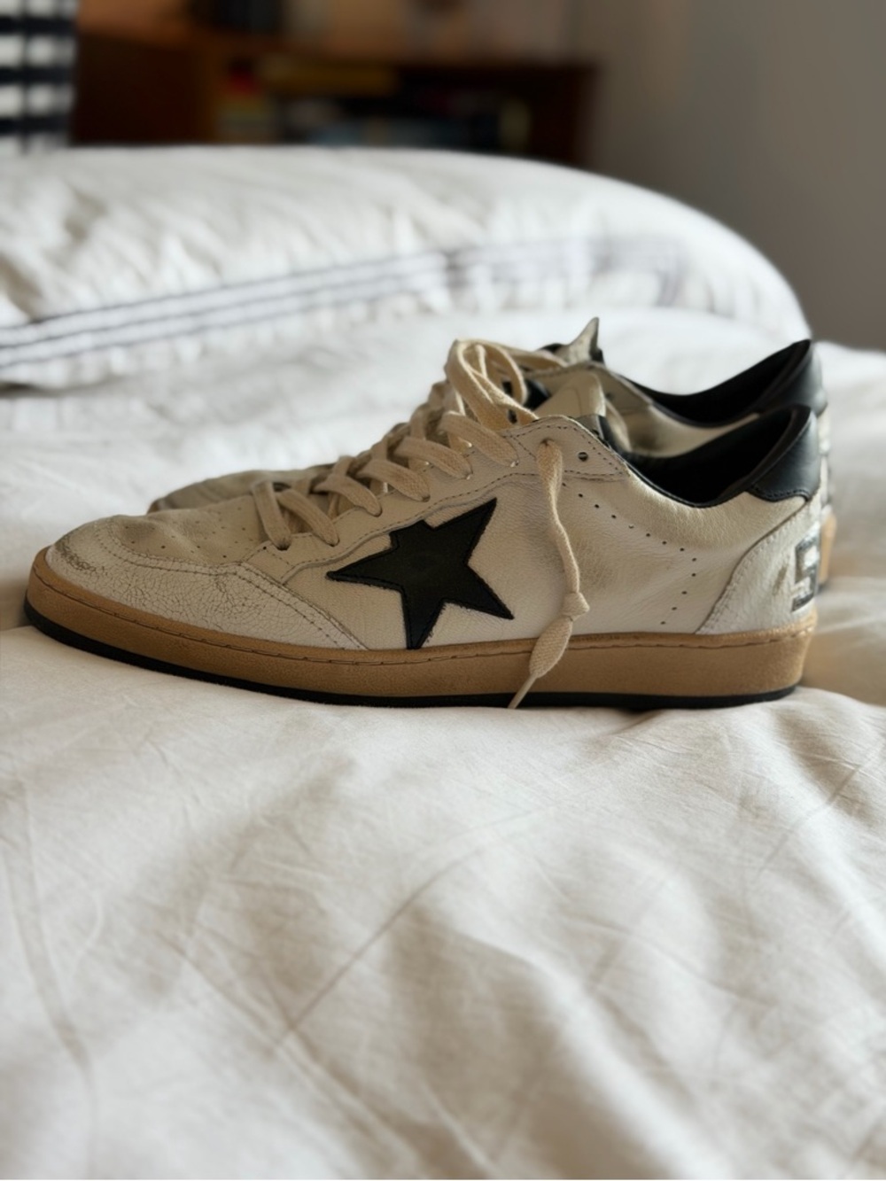 GOLDEN GOOSE Ballstar Leather Low-Top Sneakers in Off-White & Black - Picture 5 of 16